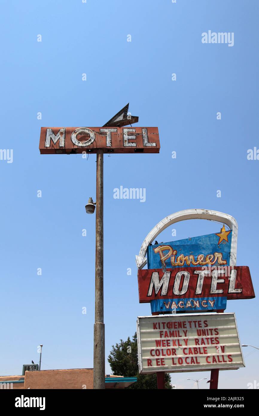 Pioneer Motel, Retro Sign, Route 66, Central Avenue, Albuquerque, New Mexico, USA Stock Photo