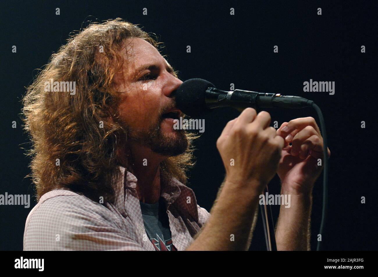 Eddie vedder hi-res stock photography and images - Alamy