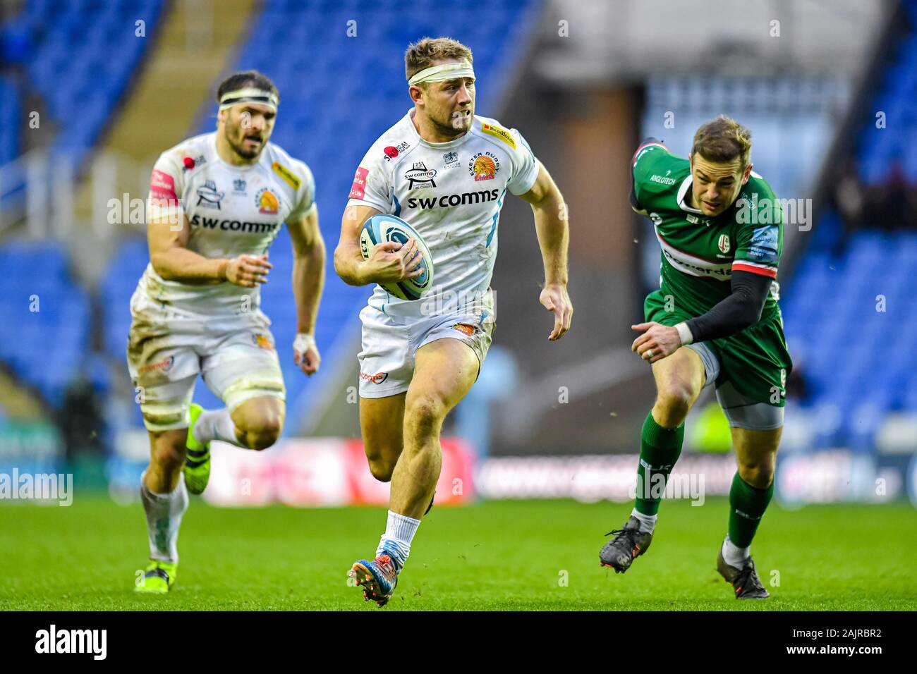 Exeter chiefs sam hill hi-res stock photography and images