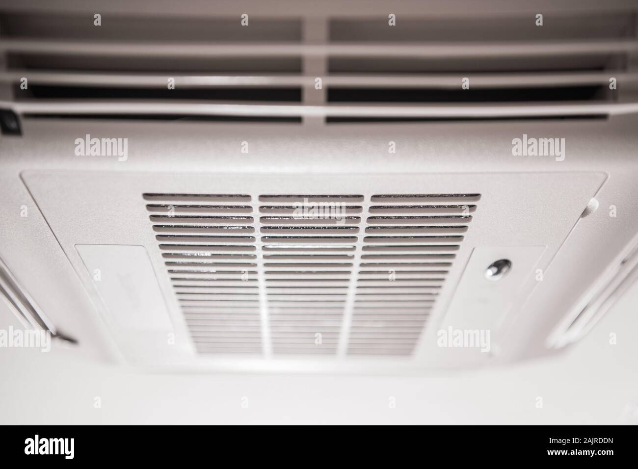 Rv Camper Air Condition Unit Ceiling Mounted Keeping Temperature