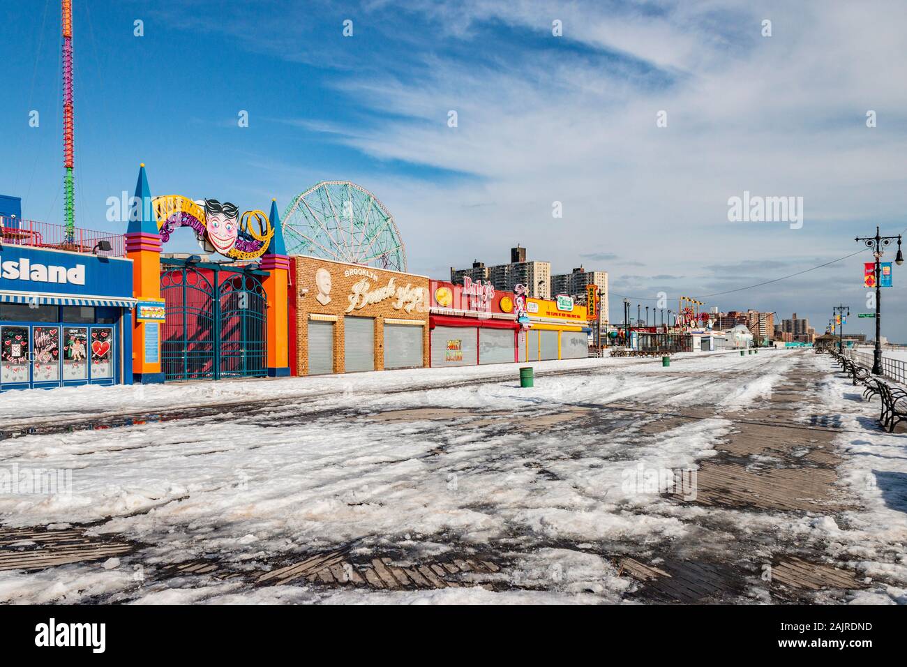 Abandoned coney island hi-res stock photography and images - Alamy