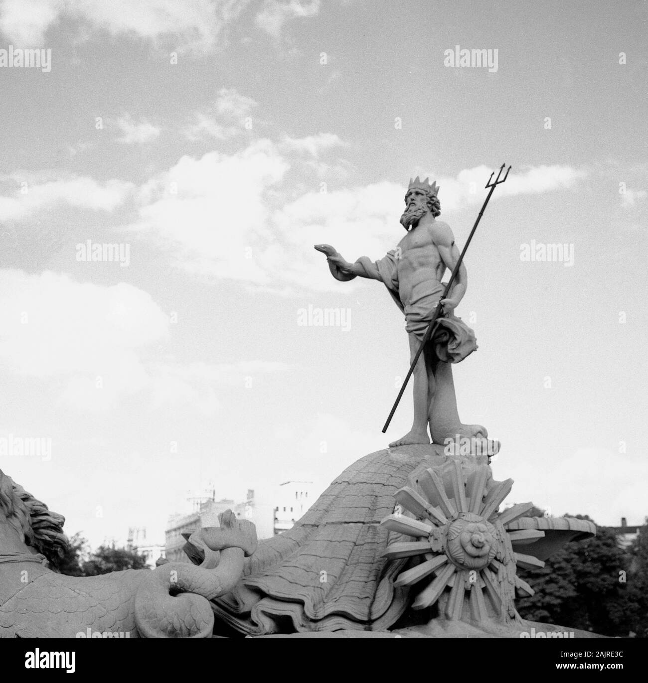 FUENTE DE NEPTUNO CONSTRUIDA ENTRE 1780 Y 1784 - NEOCLASICISMO ESPAÑOL - FOTOGRAFIA EN BLANCO Y NEGRO - AÑOS 50. Author: JUAN PASCUAL DE MENA. Location: PLAZA DE CANOVAS DEL CASTILLO. SPAIN. Stock Photo