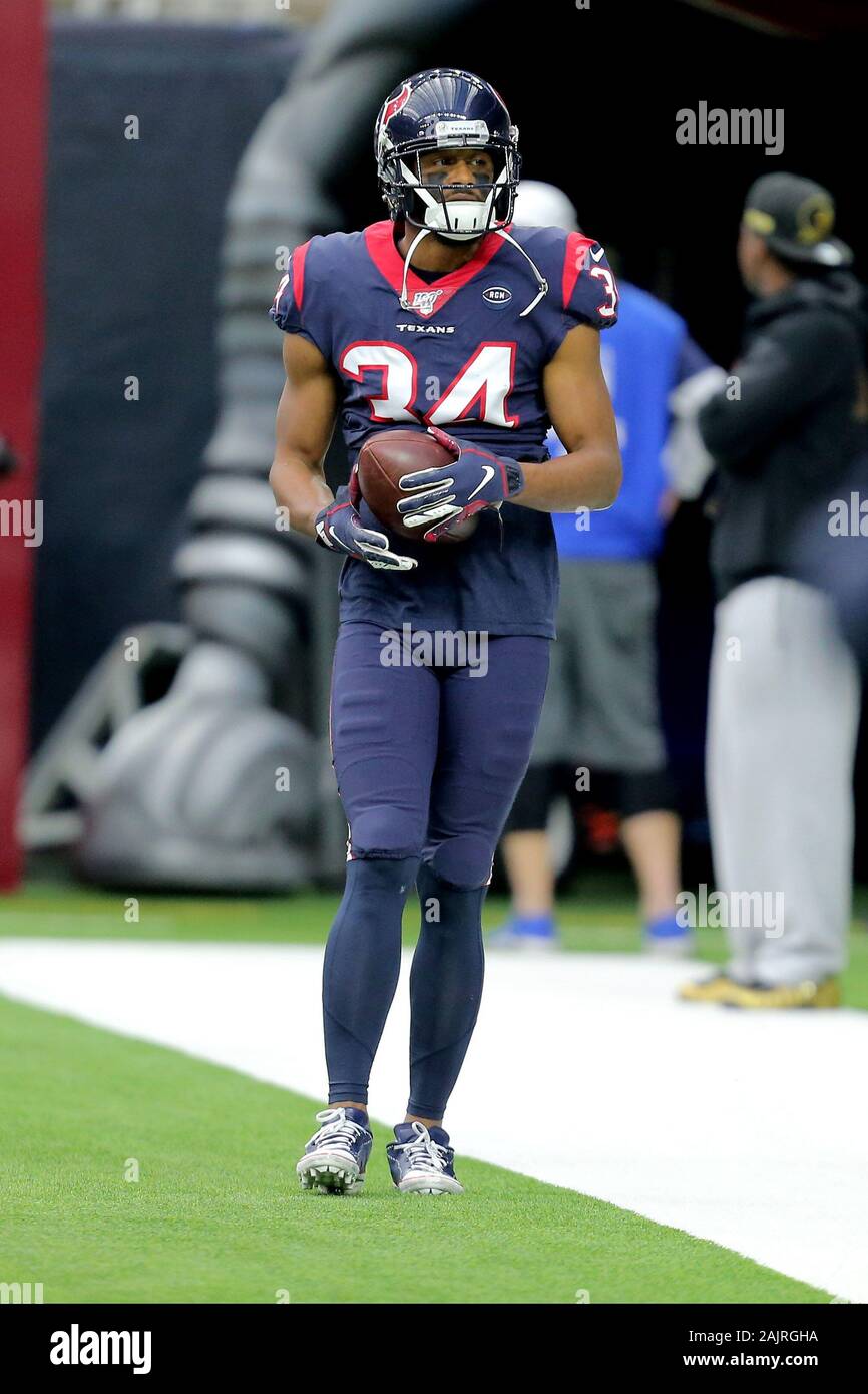 Buffalo Bills running back Taiwan Jones (25) shakes hands with Los Angeles  Rams wide receiver Robert