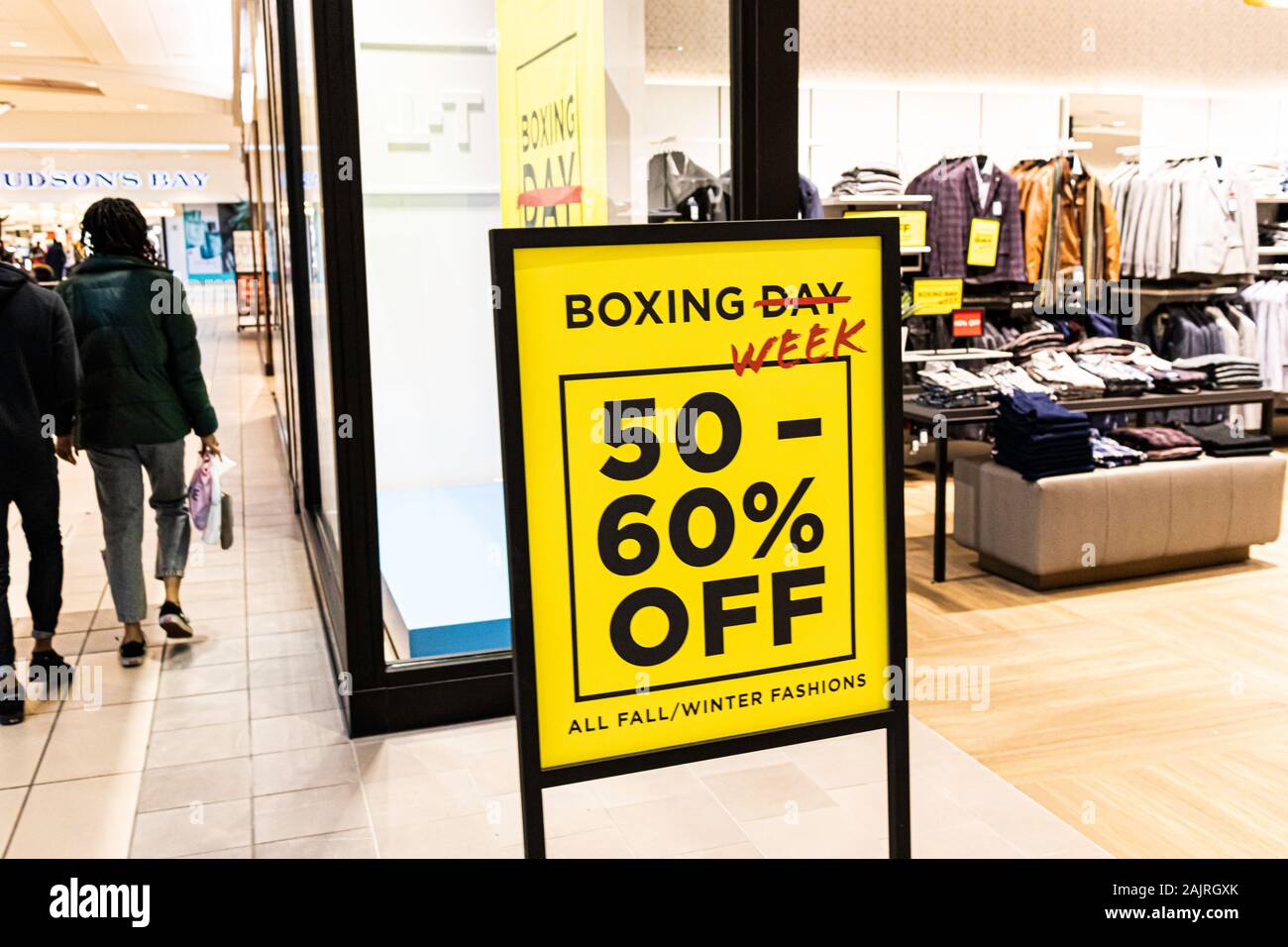 Boxing day sale sign hi res stock photography and images Alamy