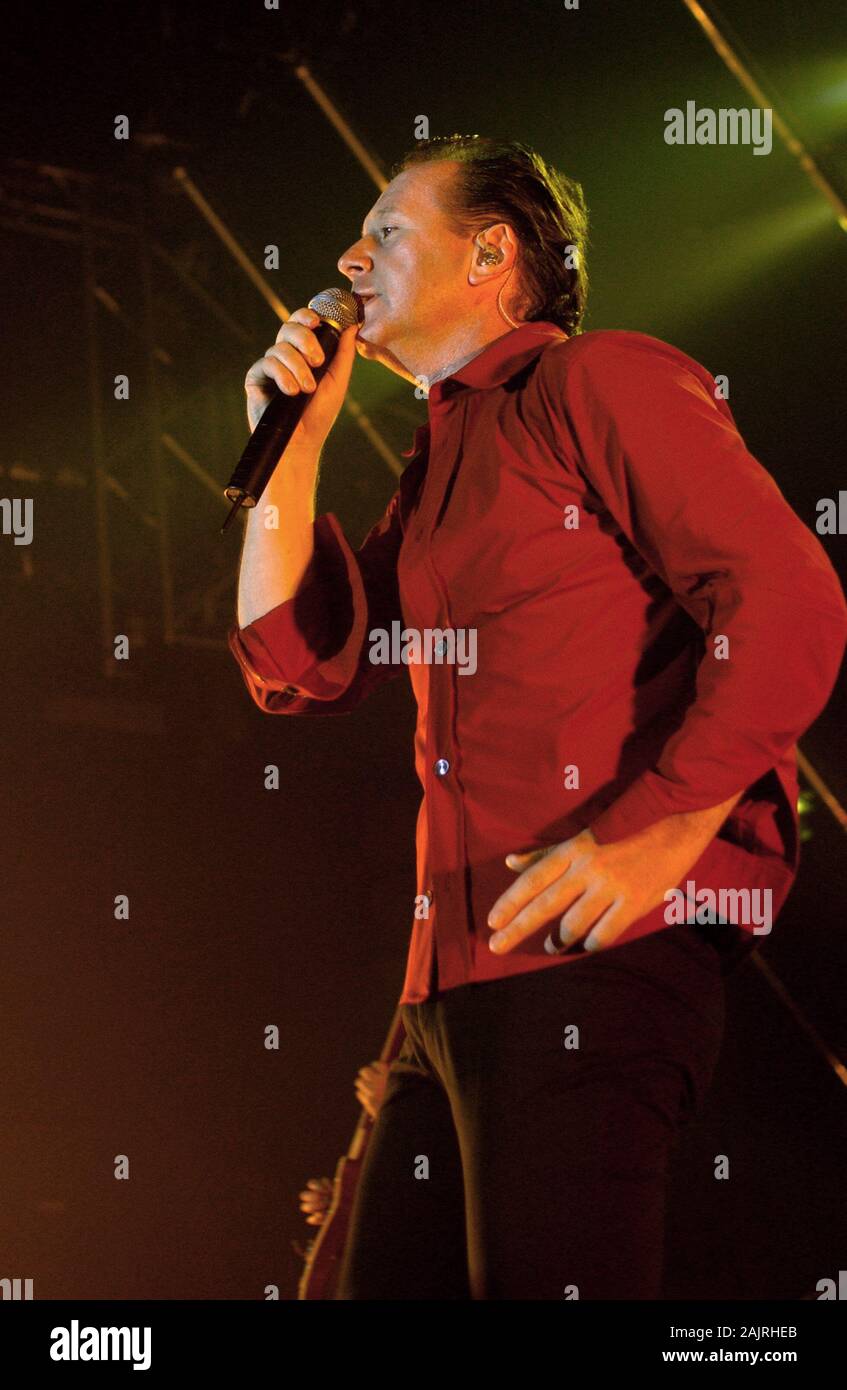 Simple minds 1980 hi-res stock photography and images - Alamy