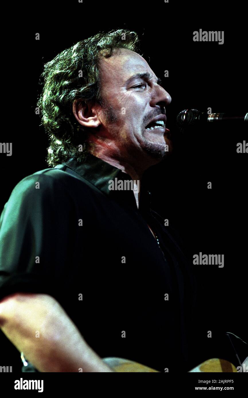 Milan Italy, 19 April 1999 ,Live concert of Bruce Springsteen & The E Street Band at the Filaforum Assago: The singer Bruce Springsteen during the concert Stock Photo