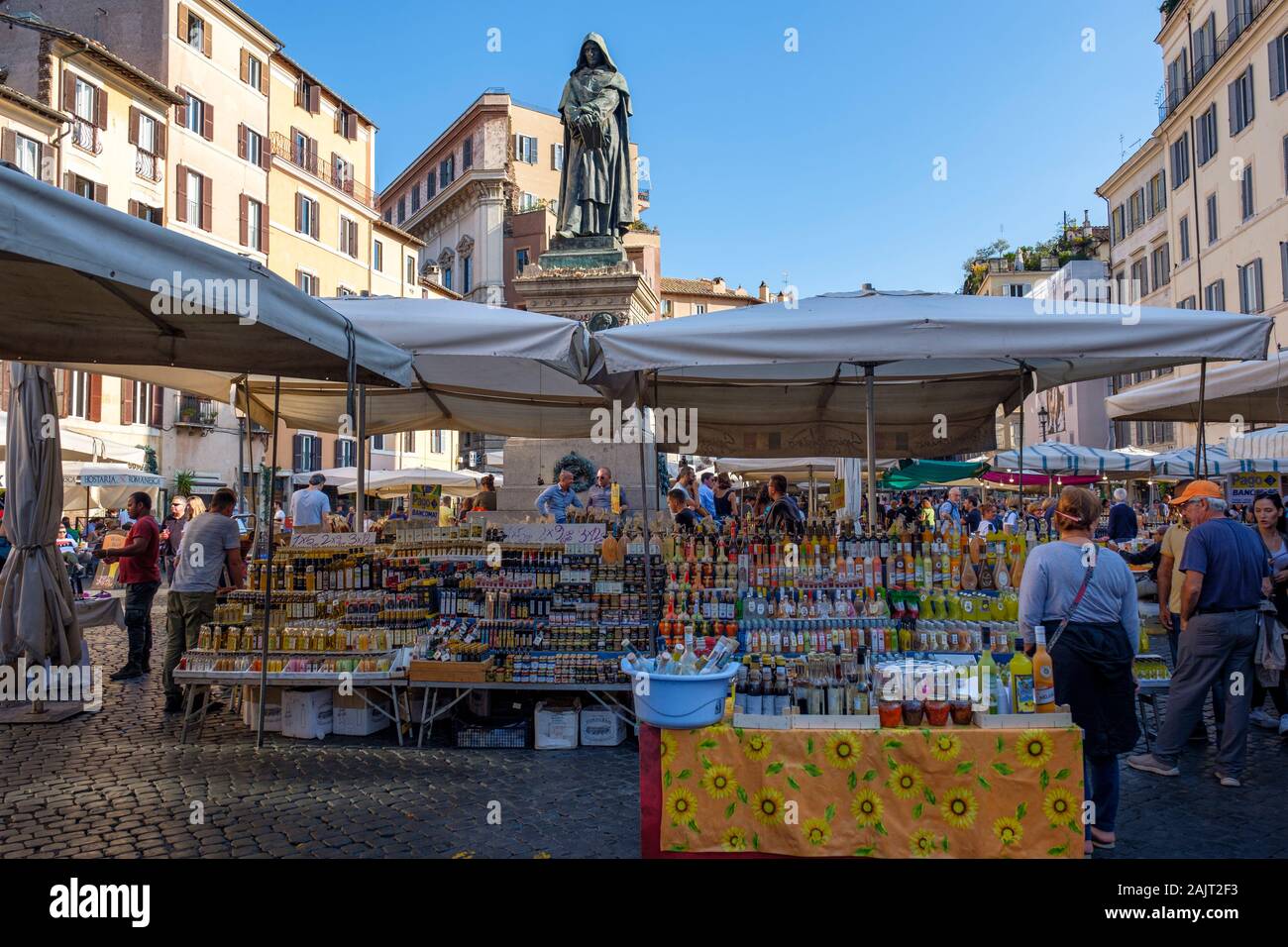 Public market food vendors, vendor stalls at Campo de' Fiori Market, Campo  de Fiori Square, Campo dei Fiori, Rome, Italy Stock Photo - Alamy