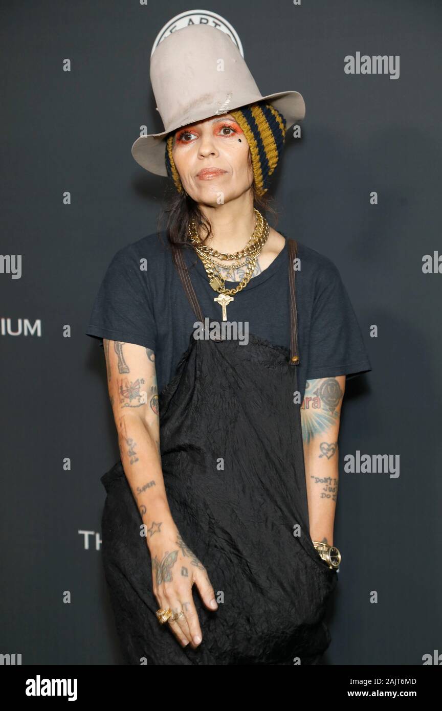 young linda perry