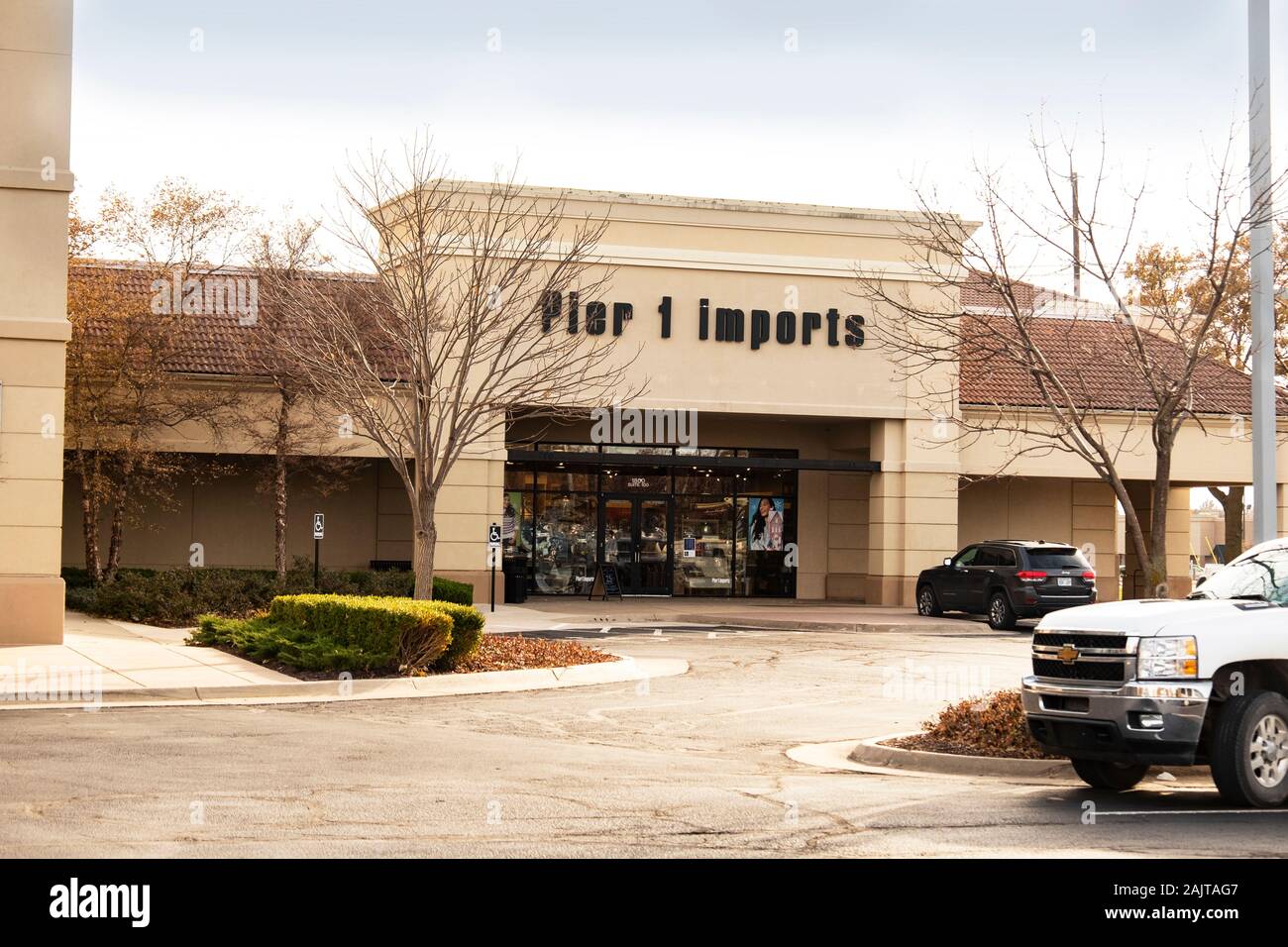 Pier 1 Imports, a store selling goods from around the world in Bradley Fair shopping center in Wichita, Kansas, USA Stock Photo