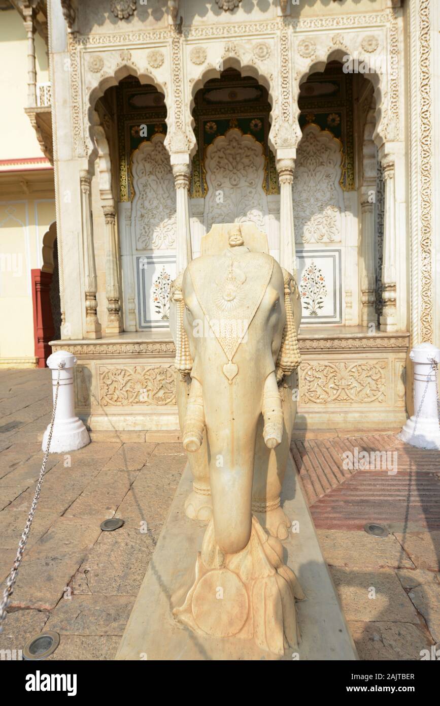 Marble elephant sculptures in Jaipur's city palace Stock Photo Alamy