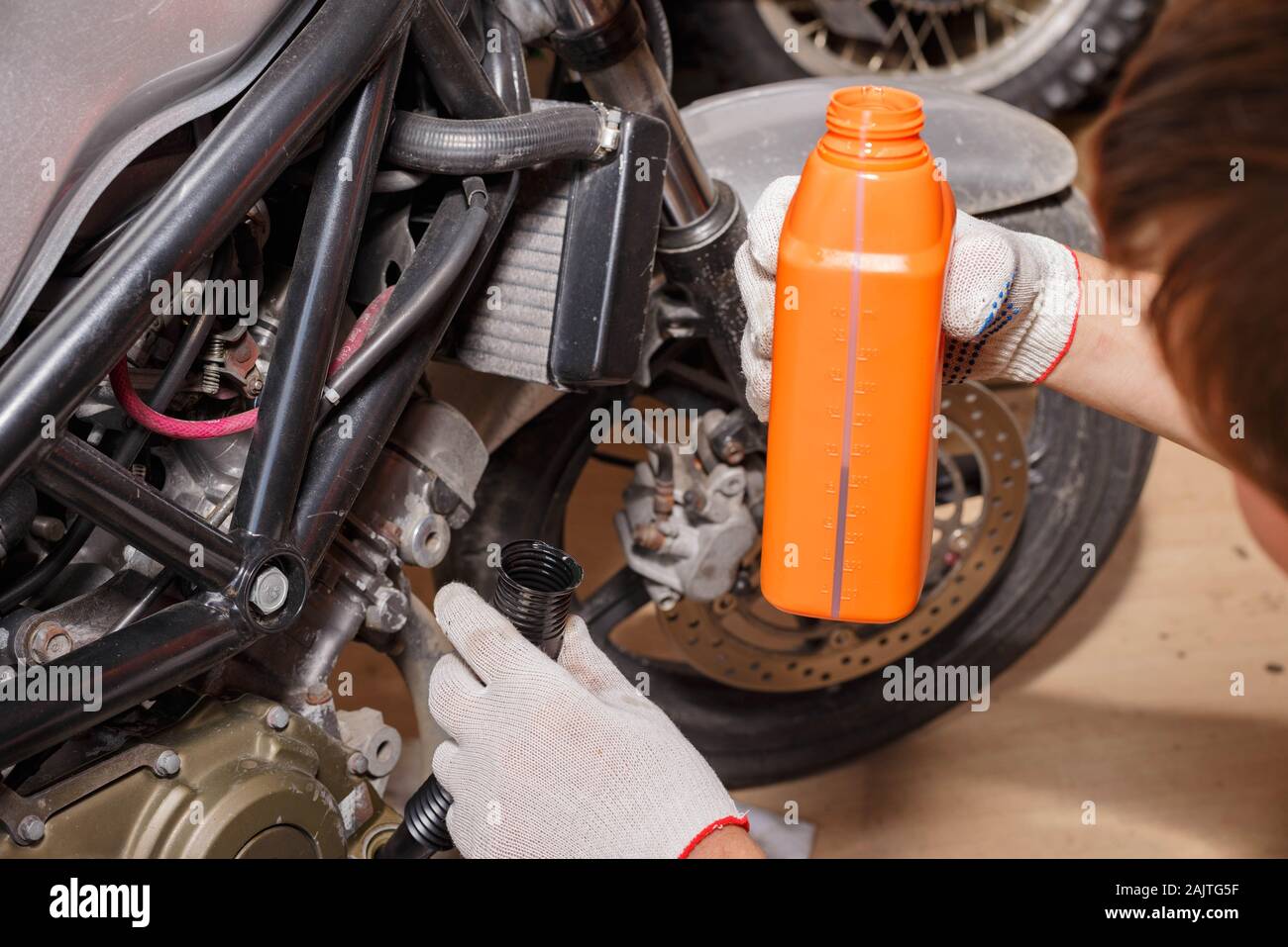 Lubrication system High Resolution Stock Photography and Images Alamy