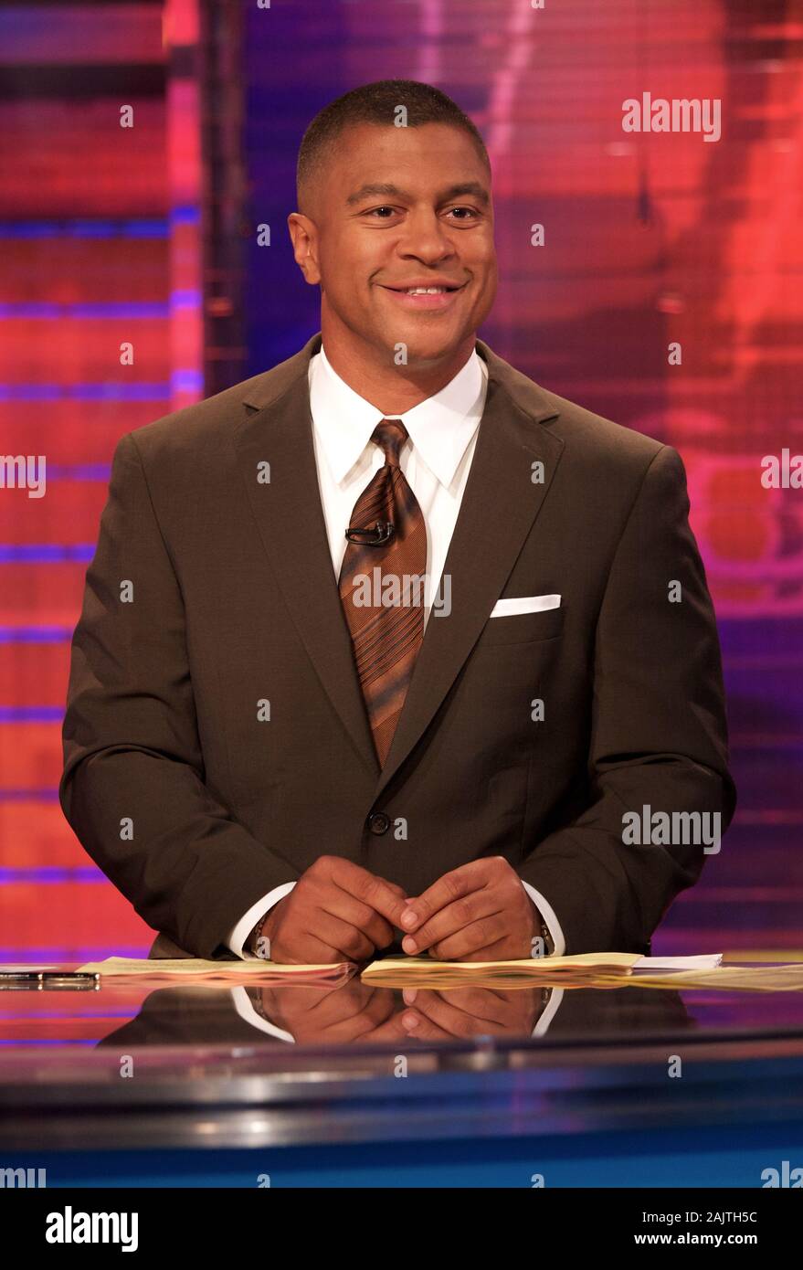 Espn Anchors Stan Verrett Is Shown Working On The Sportscenter