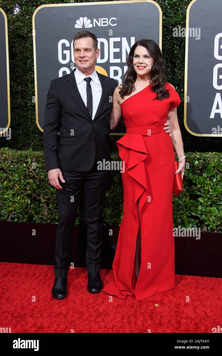 05 January 2020 - Beverly Hills, California - Peter Krause and Lauren Graham. 77th Annual Golden Globe Awards held at the Beverly Hilton. (Credit Image: © Hfpa/AdMedia via ZUMA Wire) Stock Photo