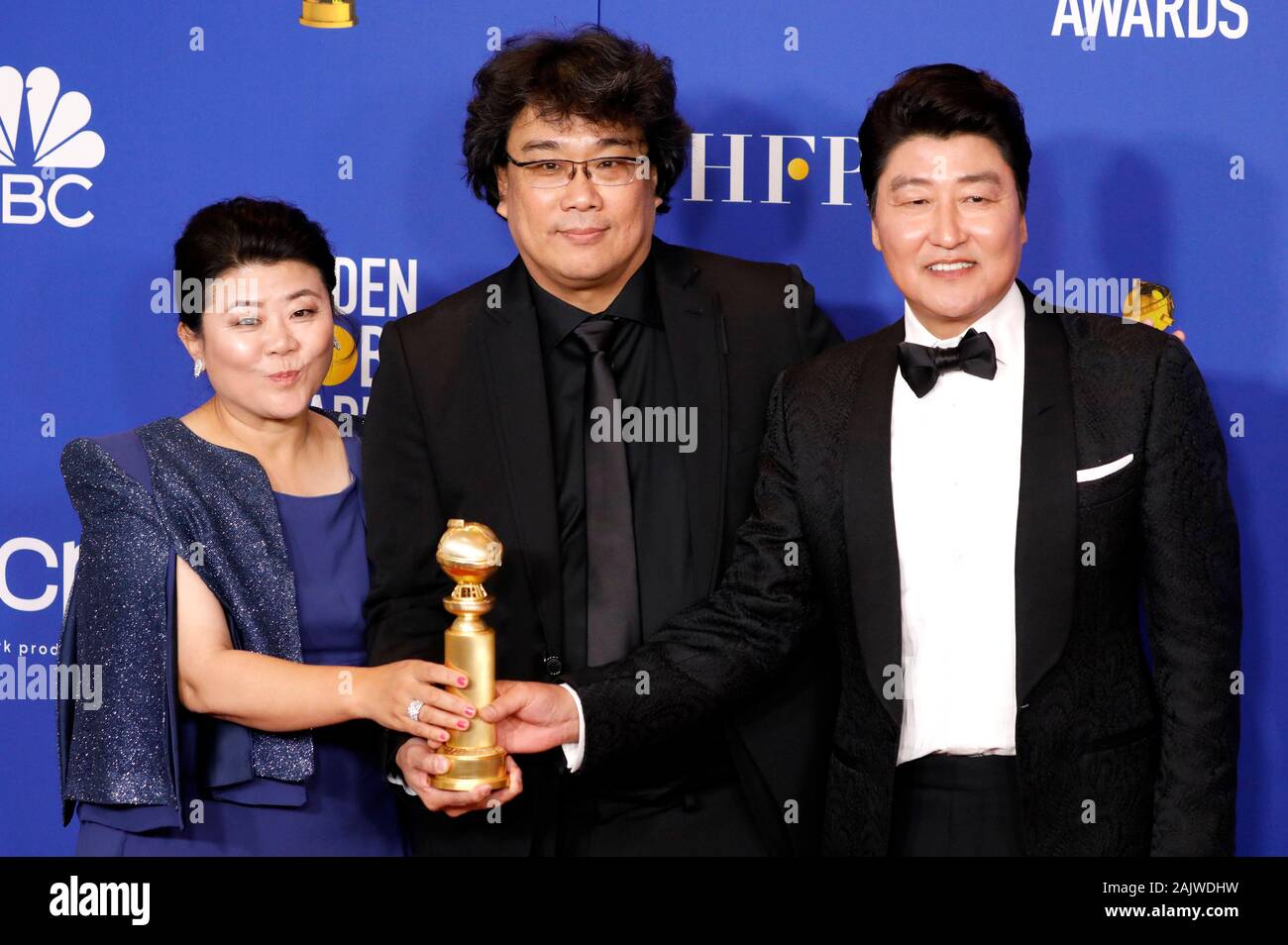 Beverly Hills, USA. 05th Jan, 2020. Lee Jung Eun, Bong Joon-ho and Song Kang-ho, winners Best Motion Picture - Foreign Language for 'Parasite', in the press room during the 77th Annual Golden Globe Awards at The Beverly Hilton Hotel on January 5, 2020 in Beverly Hills, California. Credit: Geisler-Fotopress GmbH/Alamy Live News Stock Photo