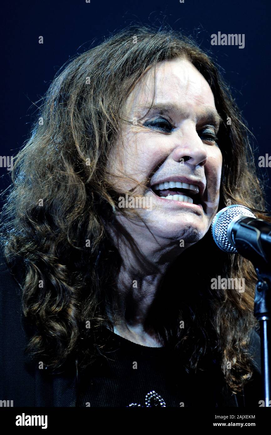 ozzy osbourne 2010 live