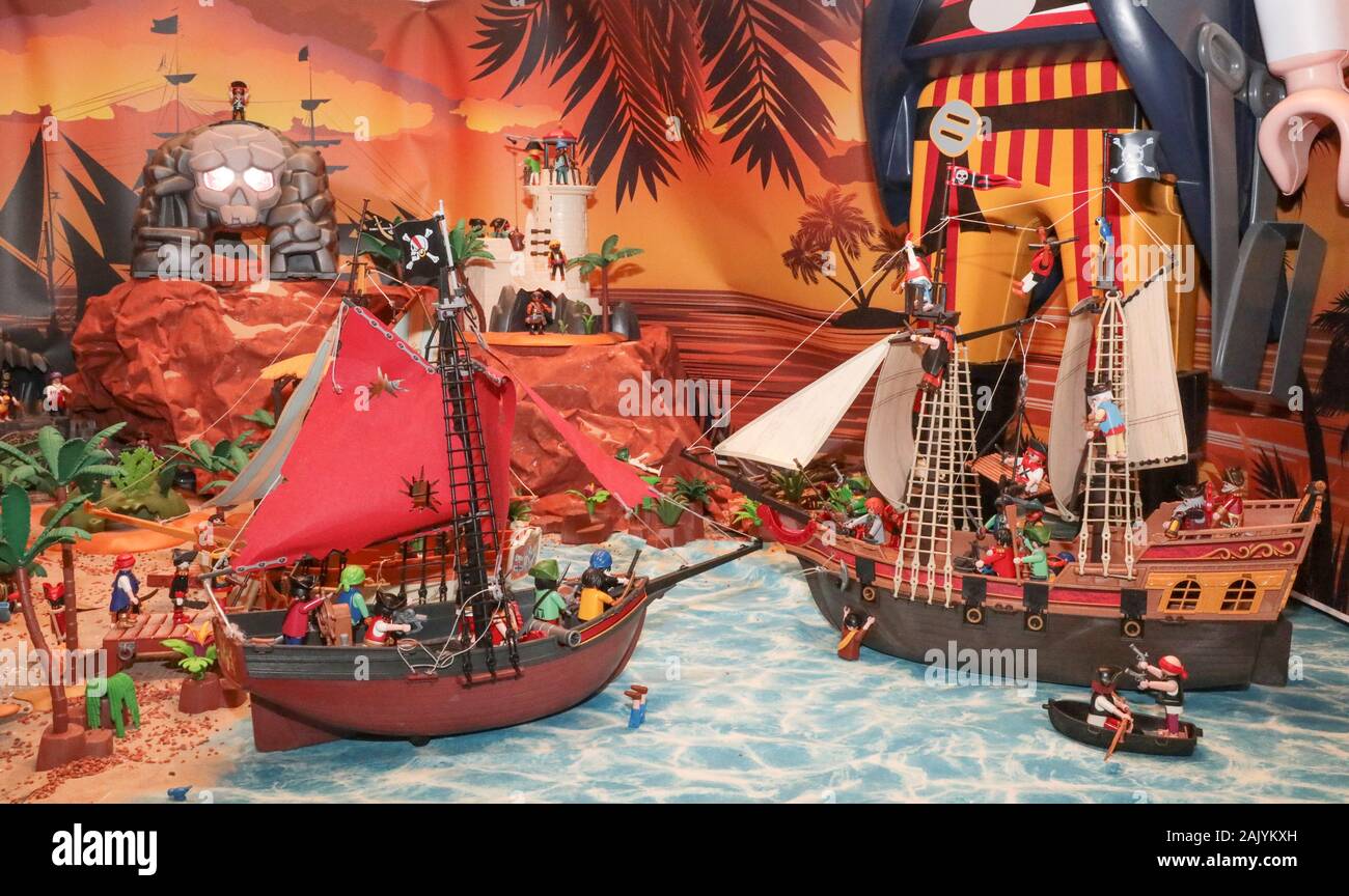 Playmobil pirates hi-res stock photography and images - Alamy