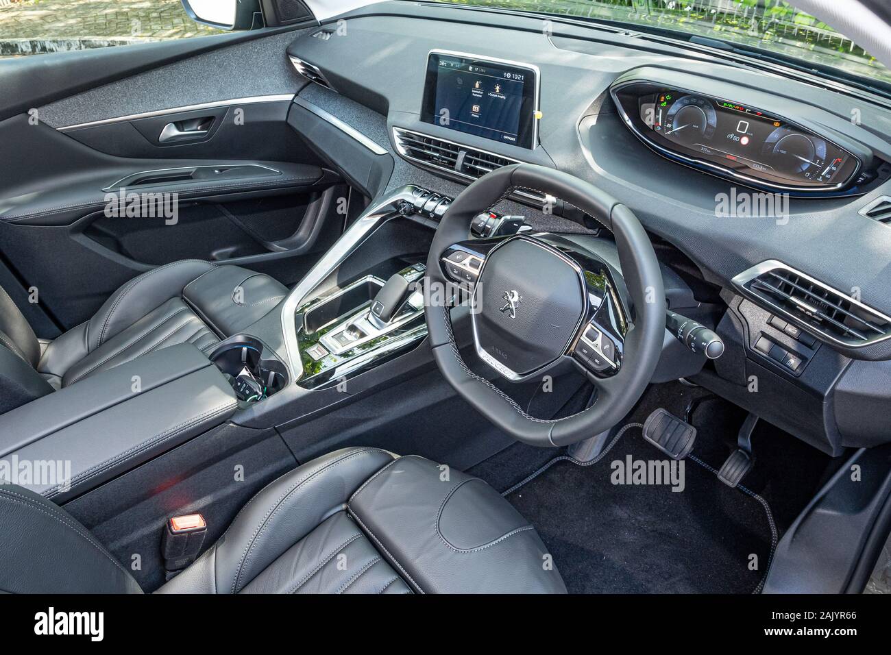 Peugeot 3008 Suv High Resolution Stock Photography And Images Alamy