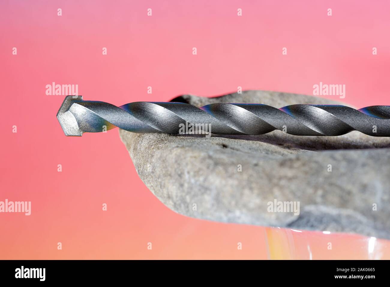 Stone drill with point for drilling in natural stone and concrete