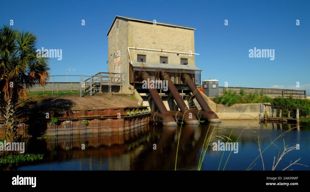 Lake apopka florida water pump house hi-res stock photography and images -  Alamy