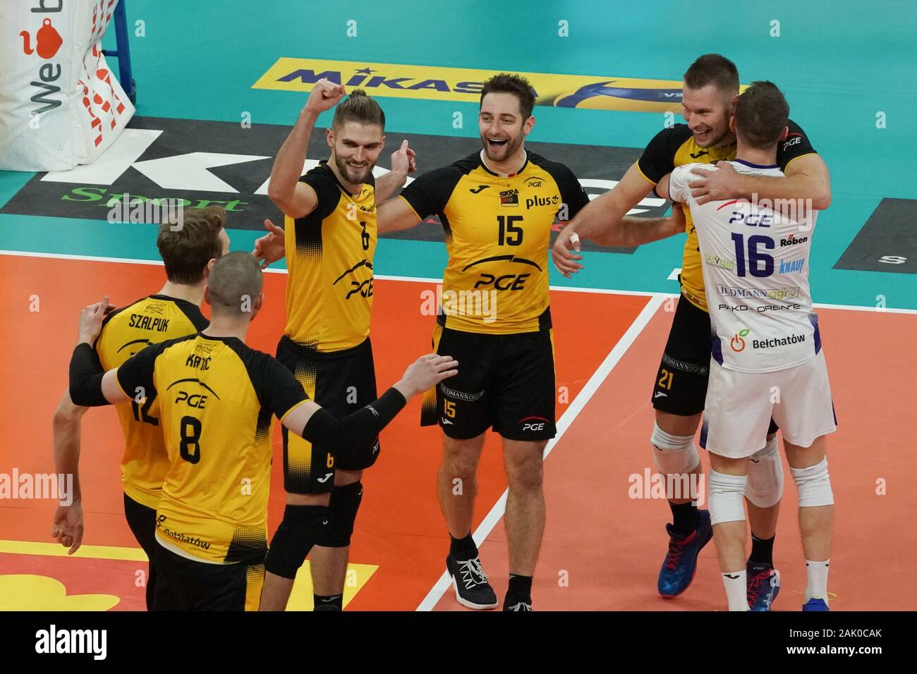 Белхатов фк. Скра. Skra. Фк сидеруржистул галац. Белхатув.