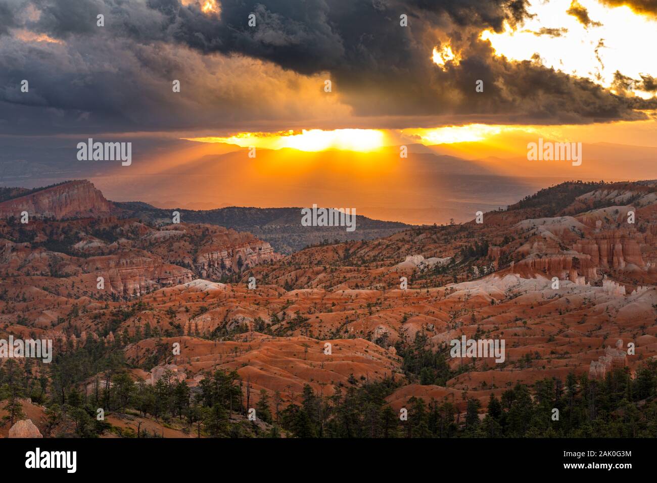 Dramatc sunrise over the amphitheater at the Bryce Canyon, Utah Stock Photo