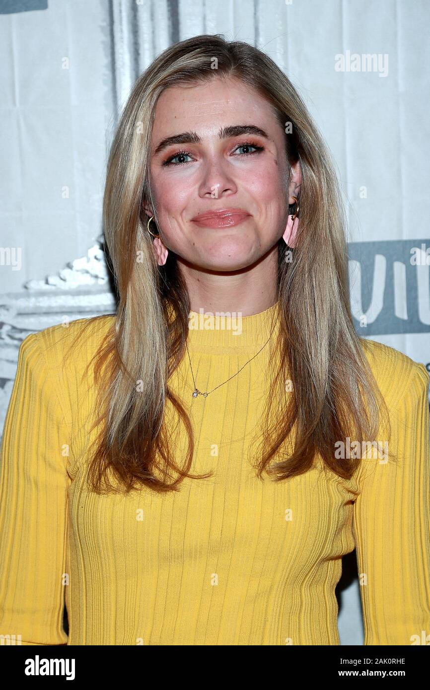 Melissa roxburgh hot