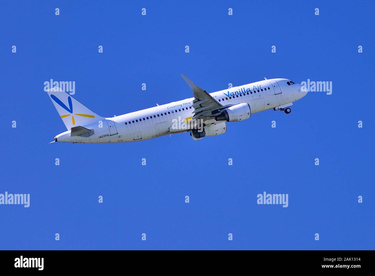 Vanilla Air, Airbus, A320, JA03VA, Take Off, Narita Airport, Chiba, Japan Stock Photo