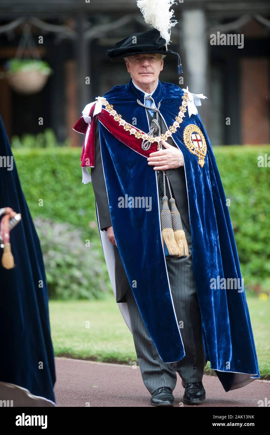 At the procession of garter knights to st chapel hires stock photography and images Alamy