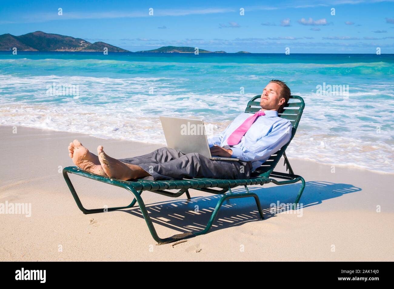 Lay down beach chair deals