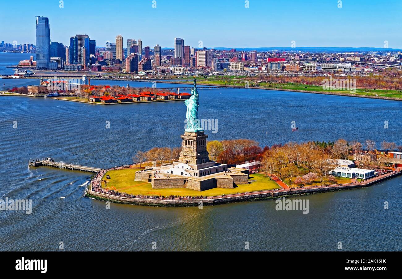 Aerial view of the Statue of Liberty in New York reflex Stock Photo - Alamy