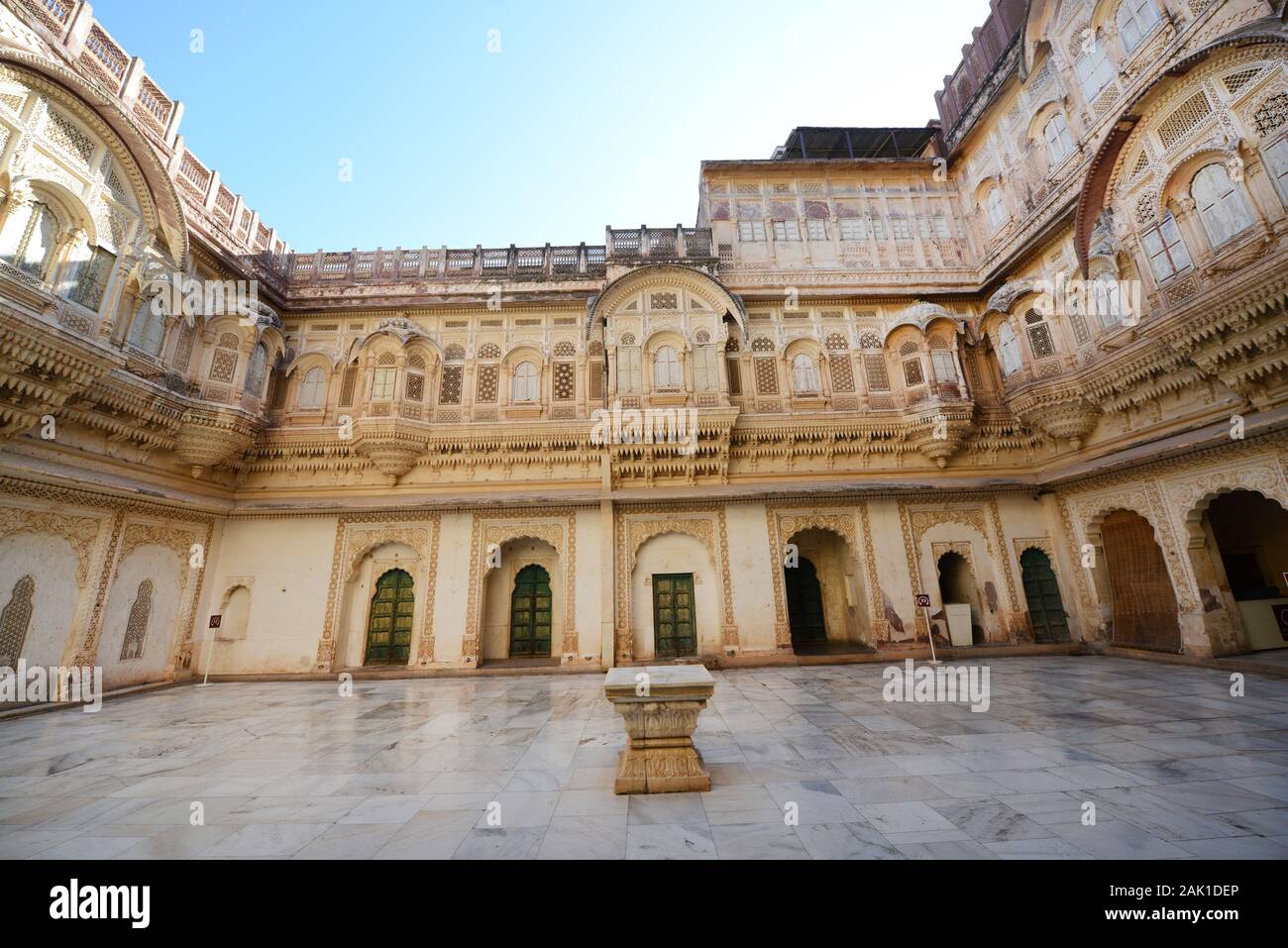 Beautiful palace hi-res stock photography and images - Alamy