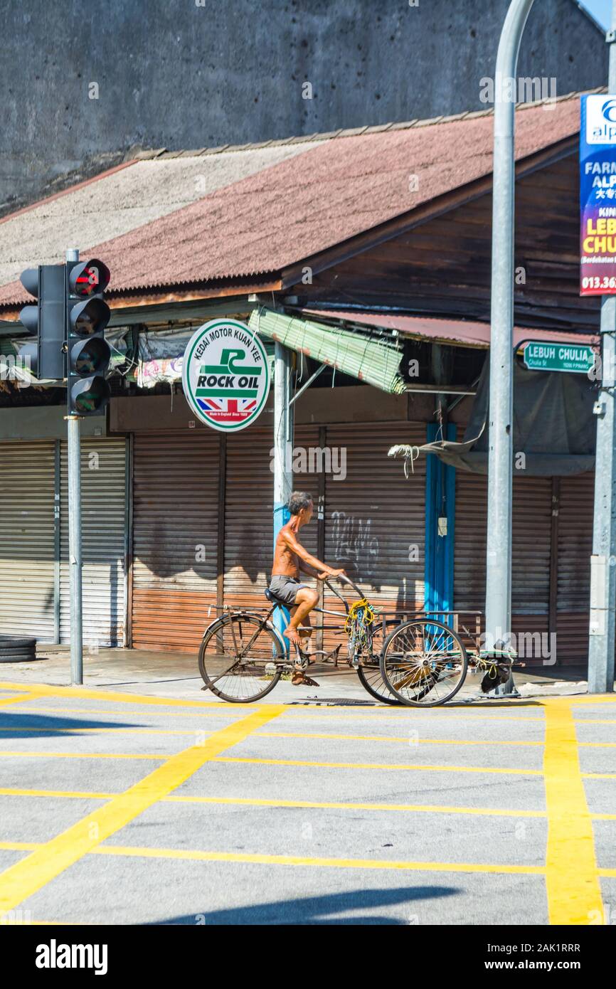 Man streets hi res stock photography and images Alamy