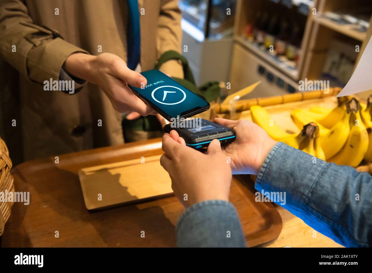 Cashless payment hi-res stock photography and images - Alamy