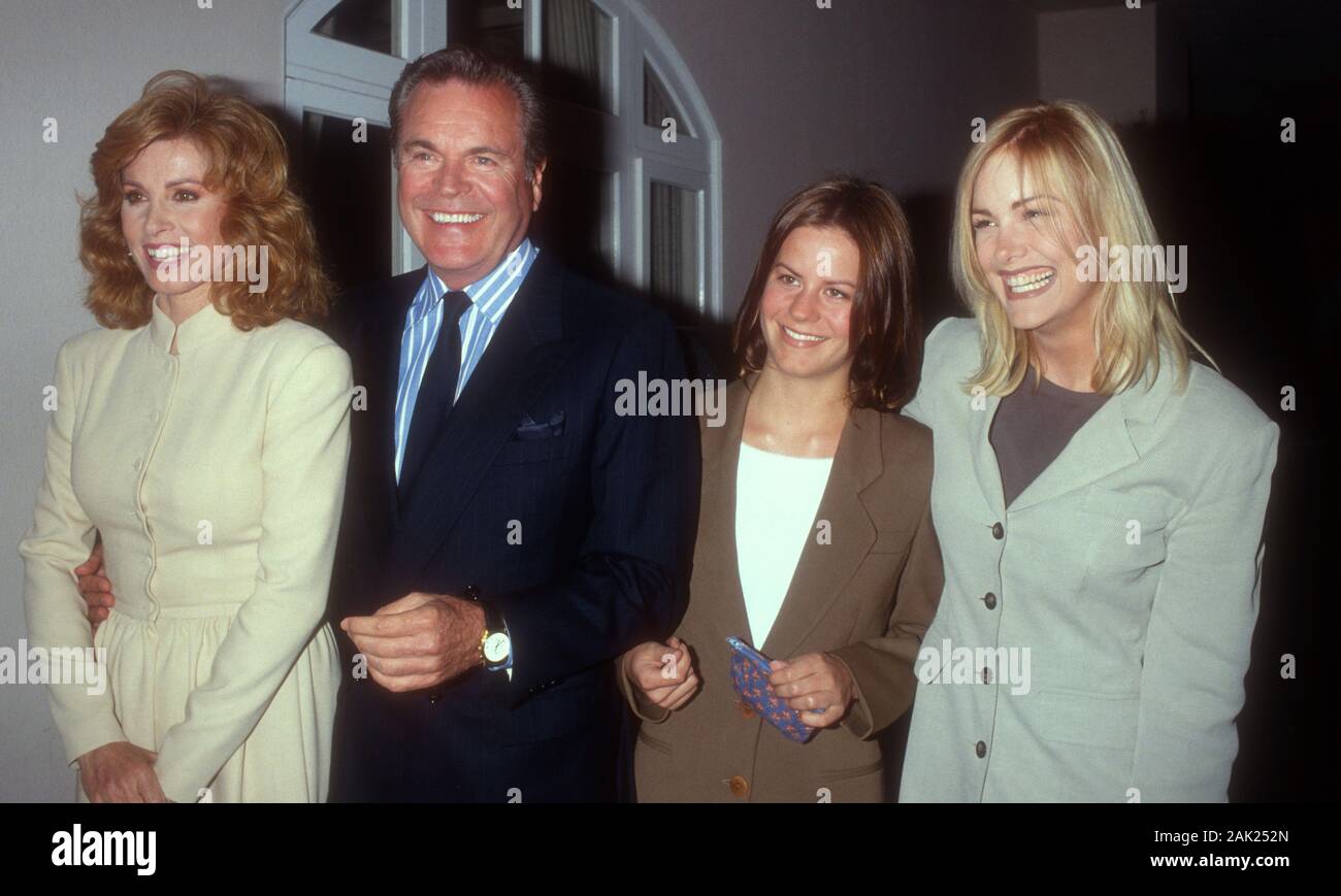 Stefanie Powers, Robert Wagner, Courtney Wagner, Katie Wagner, 1994, Photo By Michael Ferguson/PHOTOlink Stock Photo