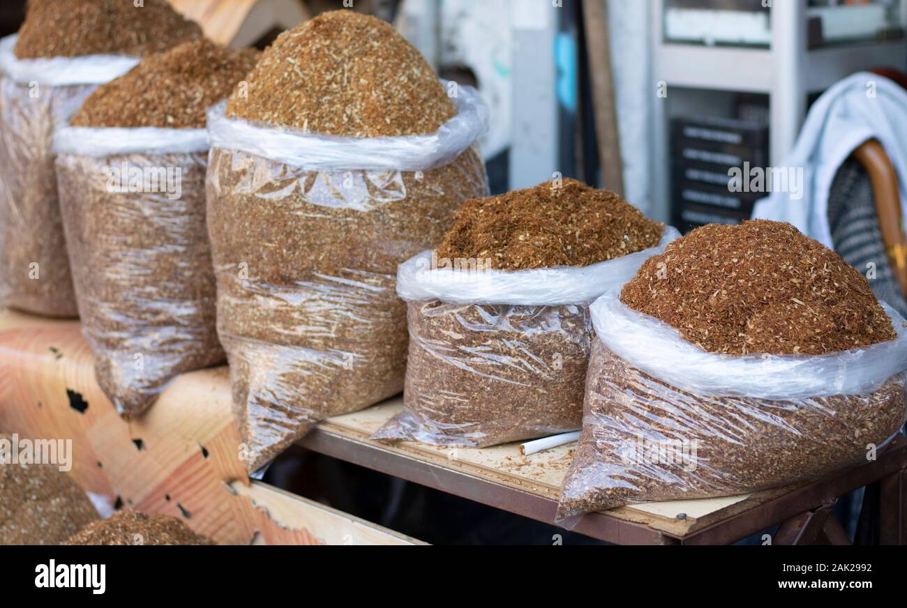 indian tobacco dried Indian tobacco shop hi-res stock photography and images