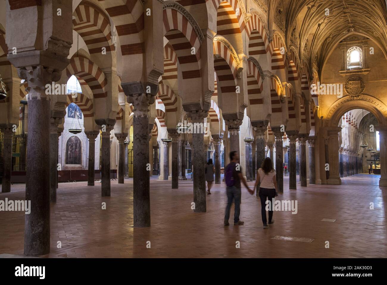 Provinz Cordoba/Cordoba Stadt: Mezquita-Catedral von Cordoba, Blick in das Innere der einstigen Moschee und heutigen Kathedrale, Andalusien | usage wo Stock Photo
