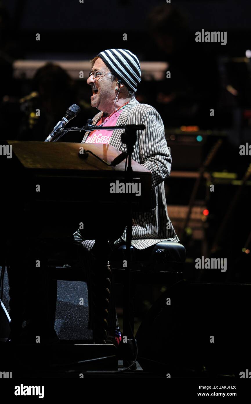 Lucio dalla hi-res stock photography and images - Alamy