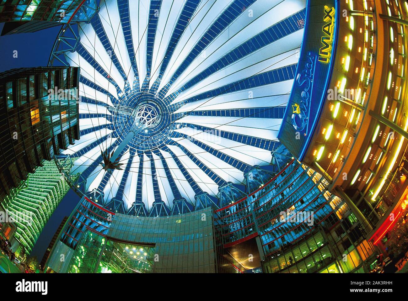Film Building Arts Culture And Entertainment Kultur Ace Movie Apartment Building High Resolution Stock Photography And Images Alamy