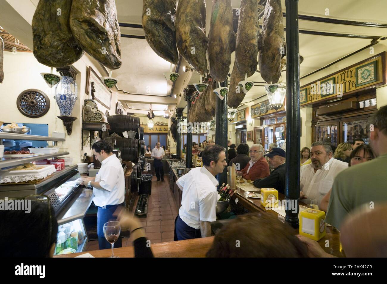 Tapas Bar in Granada, Andalusien, Spanien usage worldwide Stock Photo Alamy