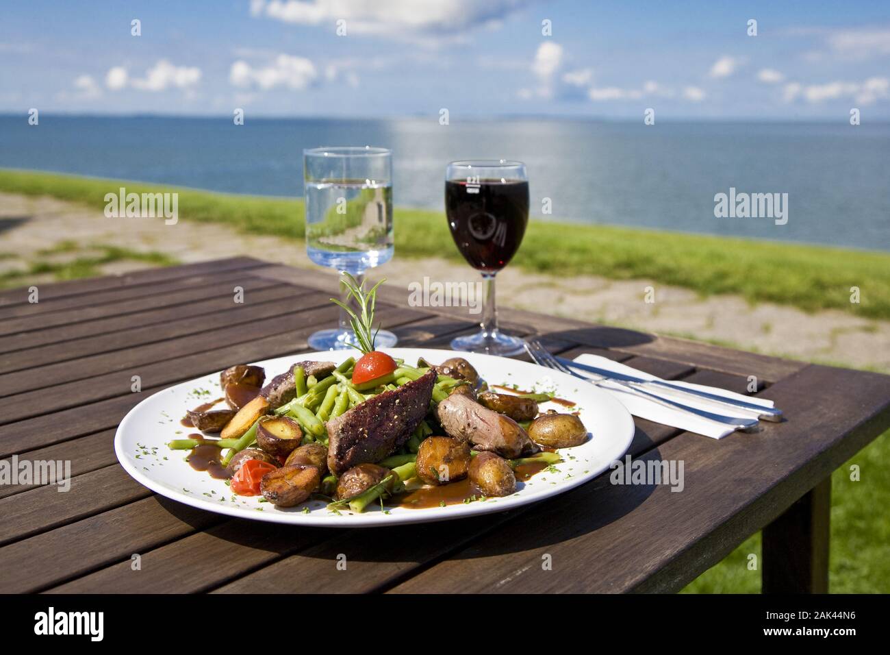 Lammfilet mit grünen Bohnen, Nordfriesland, Schleswig-Holstein ...