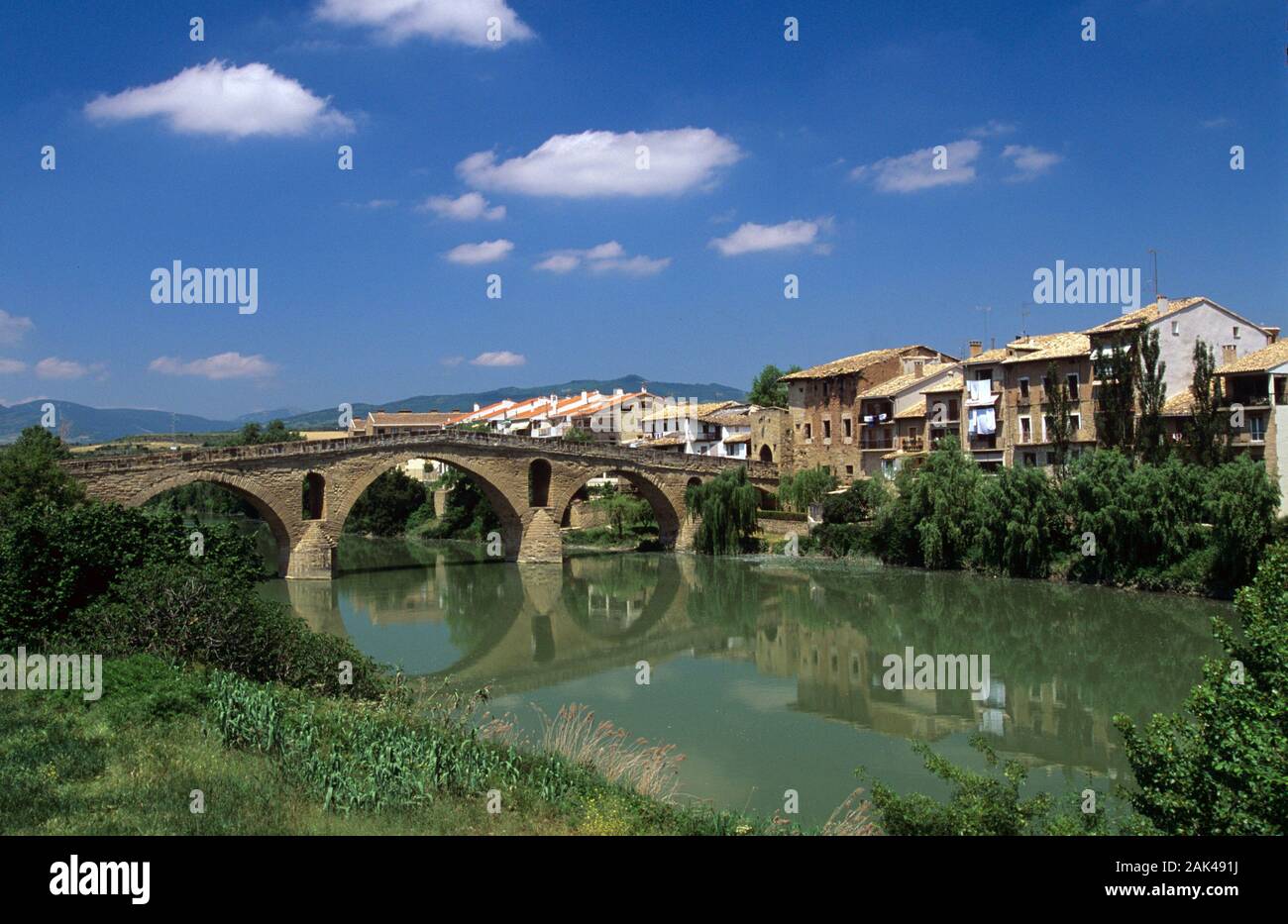 Romanesque Bridge Northern Spain: Puente la Reina - Romanesque Pilgrim Bridge | usage ...