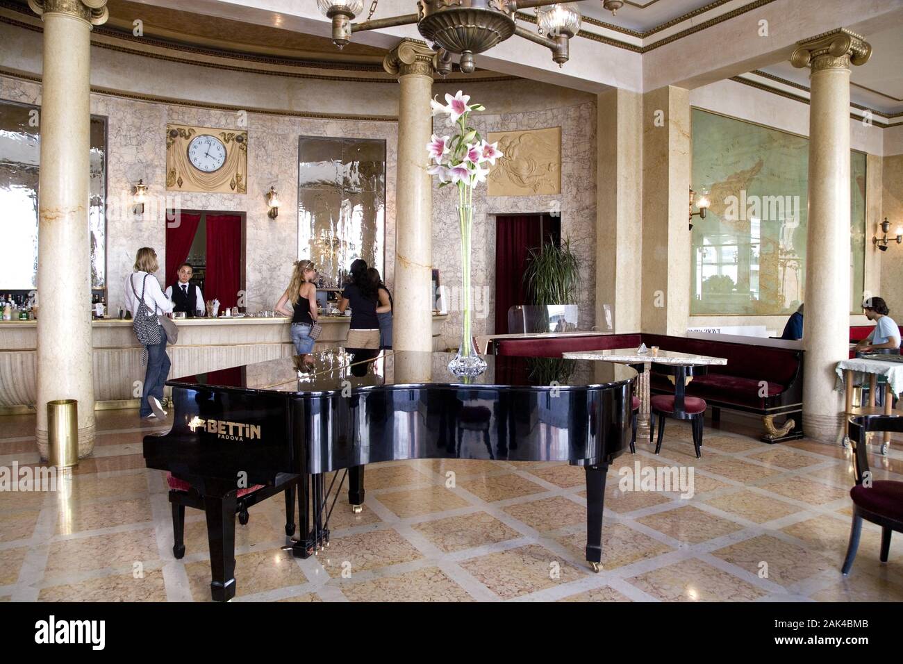 Klavierflügel im Café Pedrocchi, Padua | usage worldwide Stock Photo