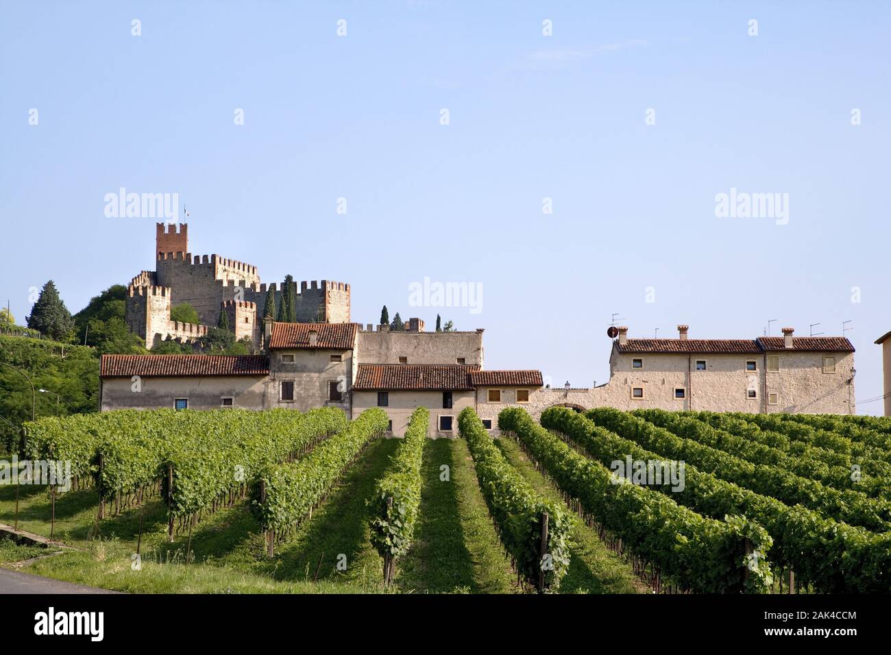 Soave fortress hi-res stock photography and images - Alamy