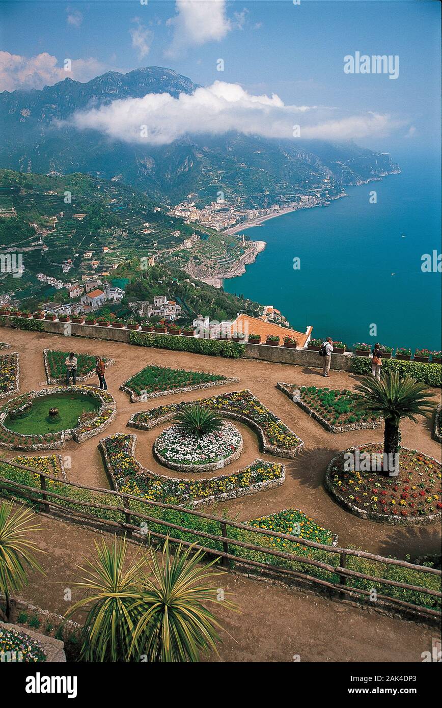 Villa Ravello Garten der Villa Rufolo in Ravello, Italien | usage worldwide Stock ...