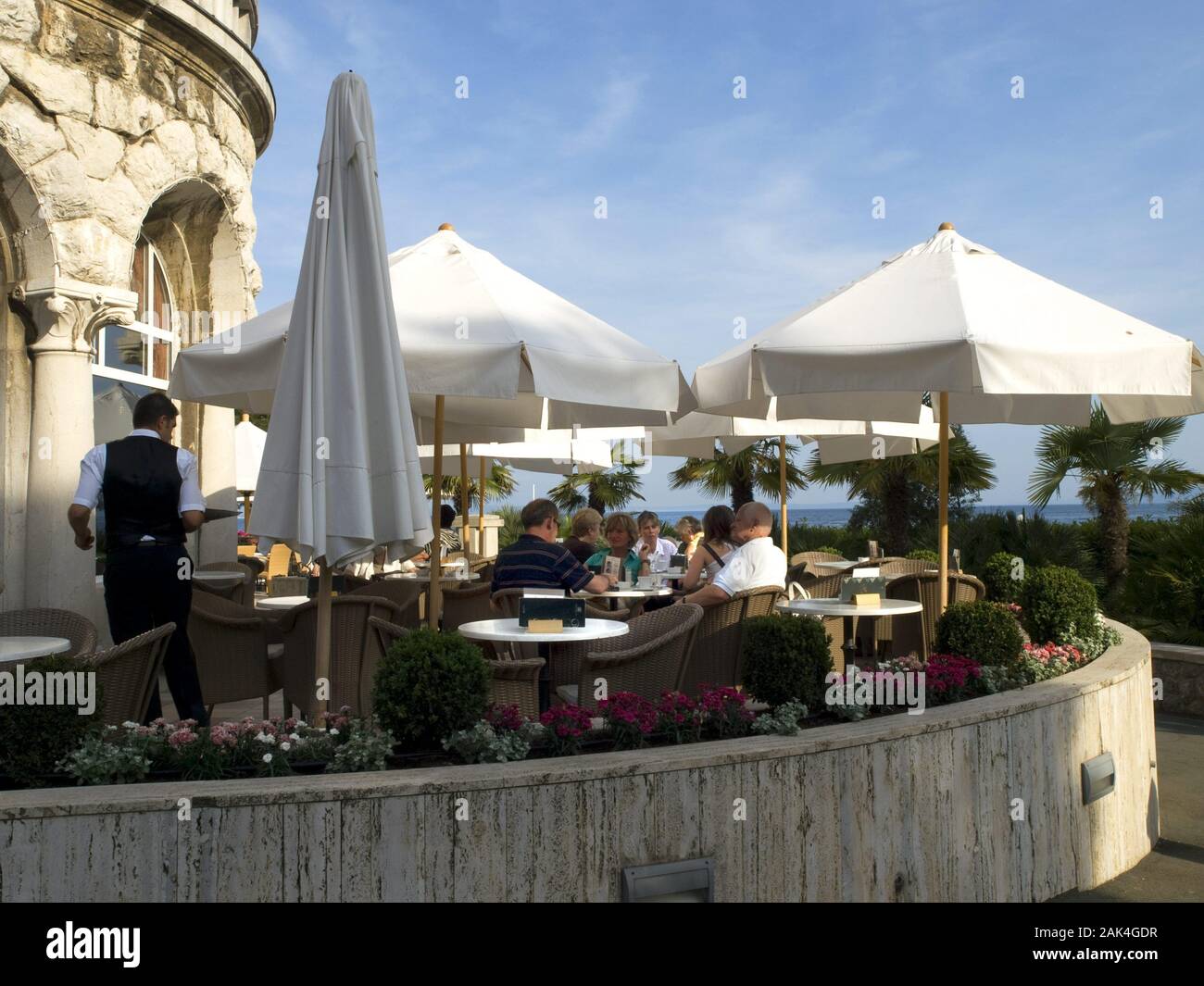 Seebad Opatija: auf der Seeterrasse im Cafe Wagner im 'Hotel Millenium', Kroatien | usage worldwide Stock Photo