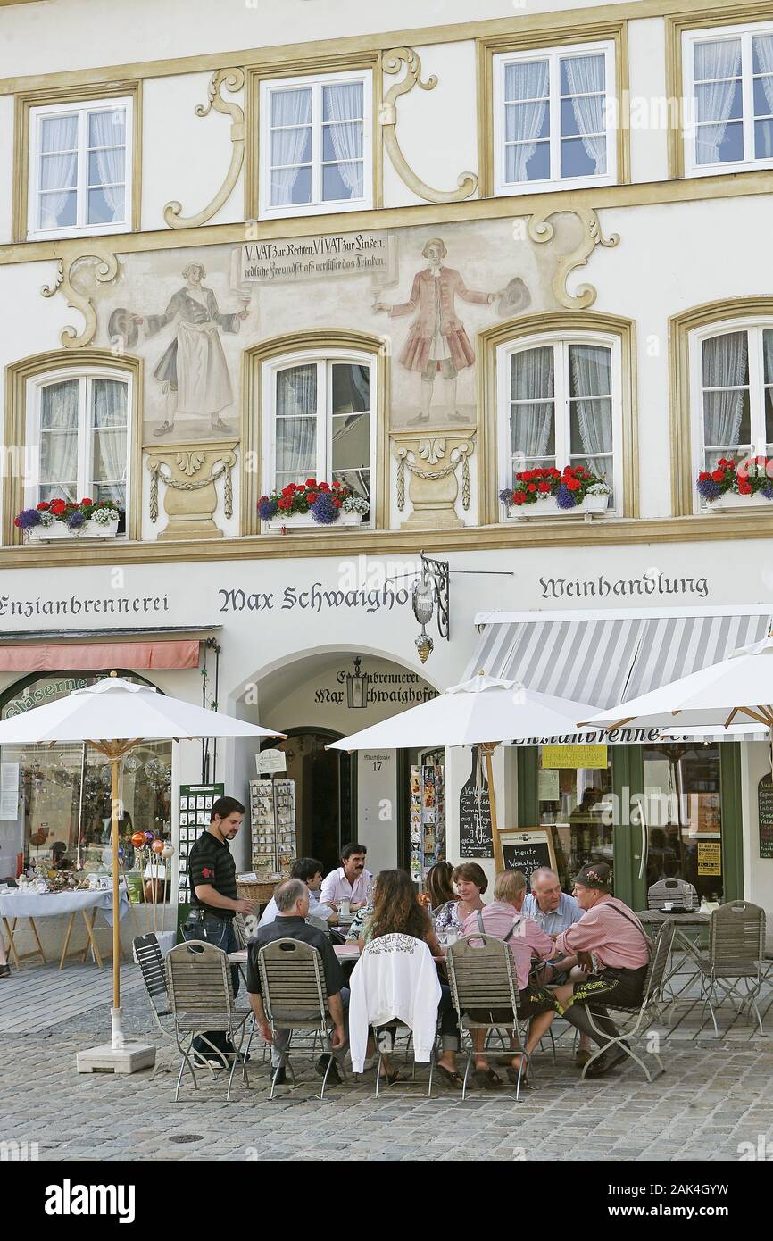 Schnapsbrennerei "Max Schweighofer" in der Marktstraße in Bad Tölz, Oberbayern | usage worldwide Stock Photo