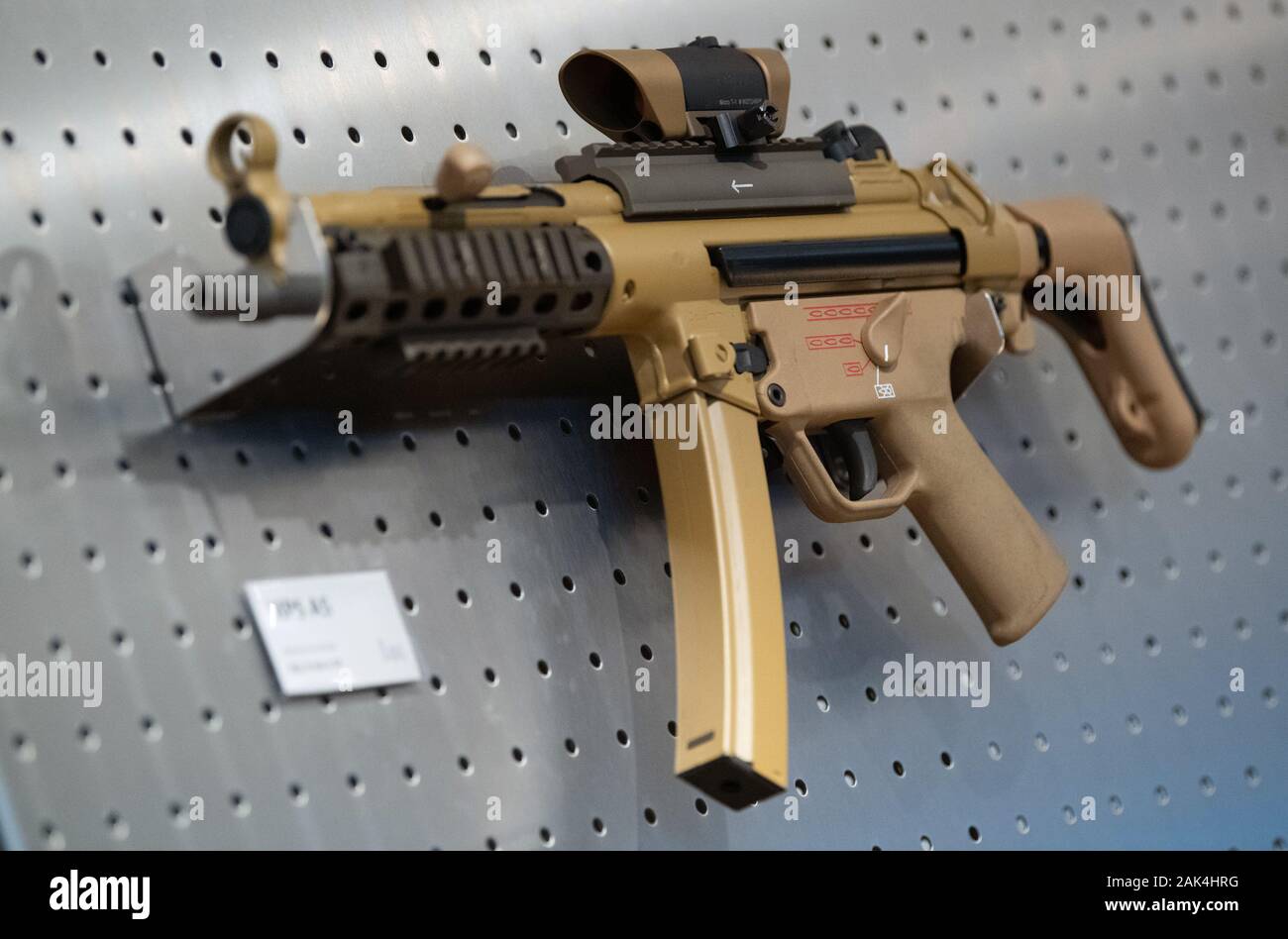 Hk mp5a5 hi-res stock photography and images - Alamy