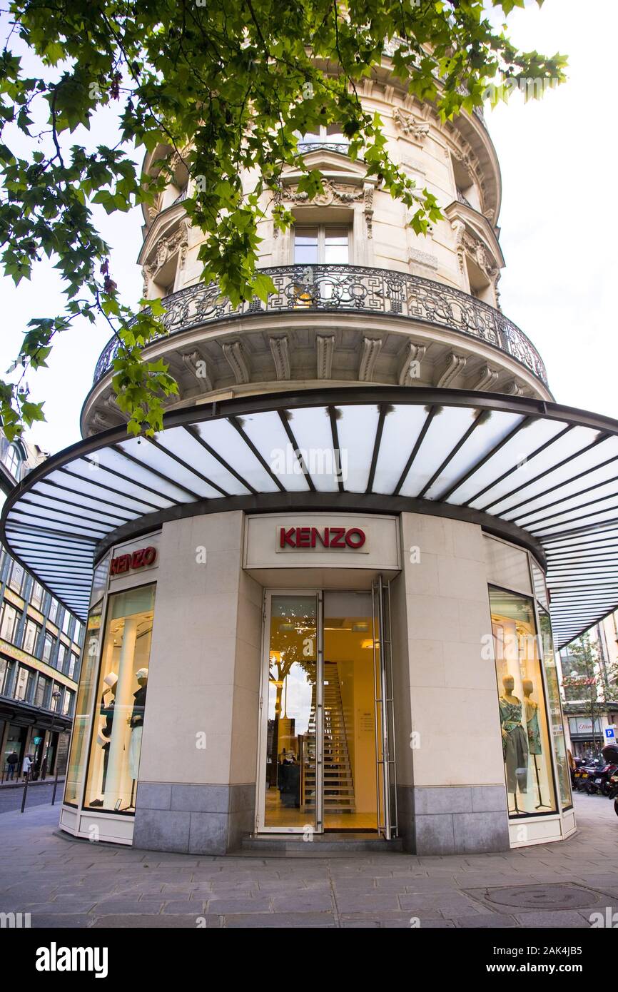 Denemarken wees stil Luchtpost Rue du Pont Neuf: Kenzo-Flagship-Store, Paris, Frankreich | usage worldwide  Stock Photo - Alamy