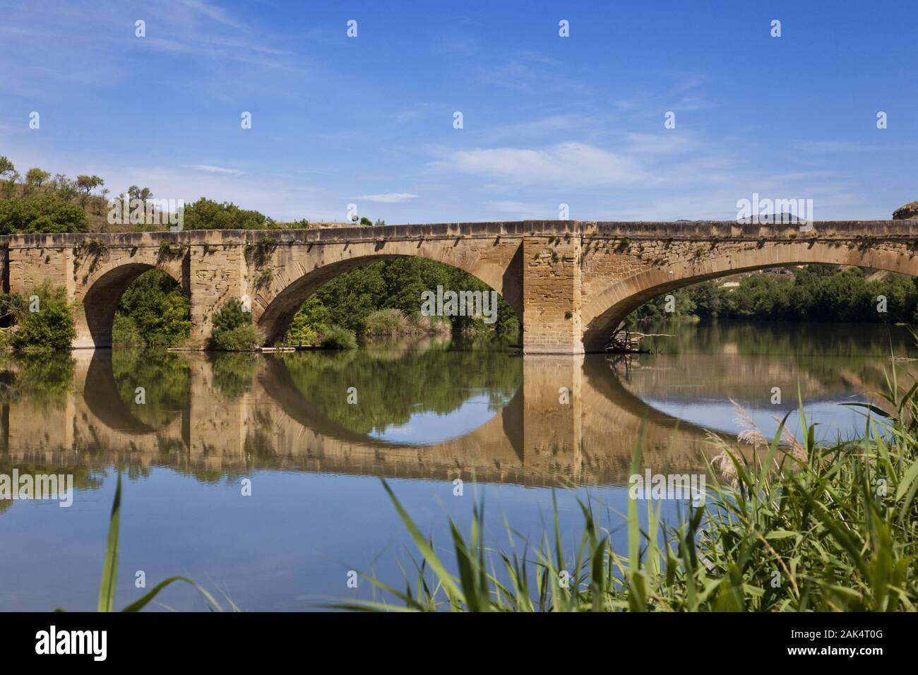 Brücke über den Rio Ebro nach San Vincente de la Sonsierra, Spanien Norden | usage worldwide Stock Photo