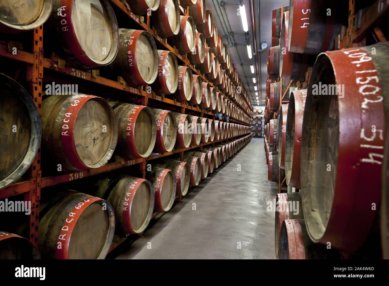 Rumfaesser der "Destilería Arehucas" (Rumfabrik) in Arucas, Gran Canaria usage worldwide Stock